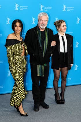 Berlin Berlinale, 76. internationale Filmfestspiele Berlin 2026 Photo Call Fun shoot GOOD LUCK, HAVE FUN, DON™T DIE Zazie Beetz (Schaupielerin Actor) Gore Verbinski (Regisseur Director) Haley Lu Richardson (Schaupielerin Actor) Berlinale, 76. internationale Filmfestspiele Berlin 2026, 13.02.2026 -Pressefoto Roger Buerke Copyright: xEibner-Pressefoto RogerxBuerkex EP_RBE