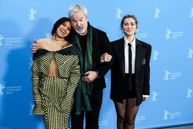 Berlin Berlinale, 76. internationale Filmfestspiele Berlin 2026 Photo Call Fun shoot GOOD LUCK, HAVE FUN, DON™T DIE Zazie Beetz (Schaupielerin Actor) Gore Verbinski (Regisseur Director) Haley Lu Richardson (Schaupielerin Actor) Berlinale, 76. internationale Filmfestspiele Berlin 2026, 13.02.2026 -Pressefoto Roger Buerke Copyright: xEibner-Pressefoto RogerxBuerkex EP_RBE