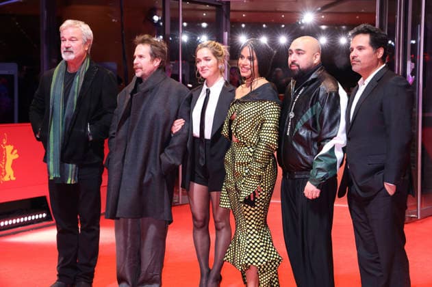 Gore Verbinski , Sam Rockwell, Haley Lu Richardson, Zazie Beetz, Asim Chaudhry und Michael Pena beim Photocall zum Kinofilm Good Luck, Have Fun, Don t Die auf der Berlinale 2026 76. Internationale Filmfestspiele Berlin auf dem Red Carpet vom Berlinale Palast. Berlin, 13.02.2026