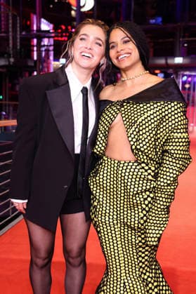 Haley Lu Richardson und Zazie Beetz beim Photocall zum Kinofilm Good Luck, Have Fun, Don t Die auf der Berlinale 2026 76. Internationale Filmfestspiele Berlin auf dem Red Carpet vom Berlinale Palast. Berlin, 13.02.2026
