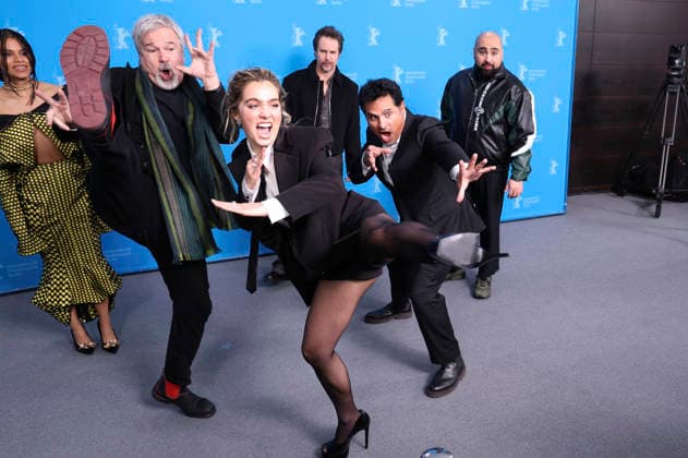 Zazie Beetz, Gore Verbinski, Haley Lu Richardson, Sam Rockwell, Michael Pena und Asim Chaudhry beim Photocall zum Kinofilm Good Luck, Have Fun, Don t Die auf der Berlinale 2026 76. Internationale Filmfestspiele Berlin im Hotel Grand Hyatt. Berlin, 13.02.2026