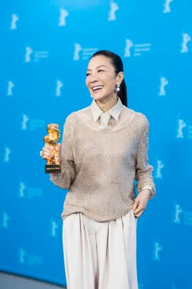 Berlinale, Michelle Yeoh mit Goldenem Bären, Berlin, 13.02.2026 Michelle Yeoh mit dem Goldenen Bären beim Photocall im Hyatt Hotel Berlin am 13.02.2026. Die 76. Internationalen Filmfestspiele Berlin finden vom 12. bis 22. Februar 2026 statt. Berlin Theater am Potsdamer Platz Copyright: xBenxKriemannx