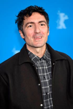 Ilker Catak beim Photocall zum Kinofilm Gelbe Briefe Yellow Letters auf der Berlinale 2026 76. Internationale Filmfestspiele Berlin im Hotel Grand Hyatt. Berlin, 13.02.2026