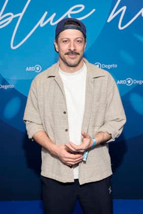 Fahri YardÄ±m bei der ARD Blue Hour im Rahmen der 76. Berlinale am 13.02.2026 in Berlin ARD Blue Hour in Berlin