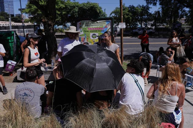Fans line up early for Bad Bunny concert in Buenos Aires BUENOS AIRES, ARGENTINA - FEBRUARY 13: Fans of Puerto Rican artist Bad Bunny gather from the early hours of Friday to secure their spots outside the concert venue in Buenos Aires, Argentina, on February 13, 2026. The performance is part of his global DEBI TIRAR MAS FOTOS tour, which has sparked massive anticipation among Argentine fans. Luciano Gonzalez Anadolu Buenos Aires Argentina. Editorial use only. Please get in touch for any other usage.  Copyright: x2026xAnadoluxLucianoxGonzalezx