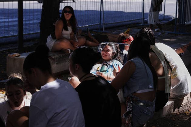 Fans line up early for Bad Bunny concert in Buenos Aires BUENOS AIRES, ARGENTINA - FEBRUARY 13: Fans of Puerto Rican artist Bad Bunny gather from the early hours of Friday to secure their spots outside the concert venue in Buenos Aires, Argentina, on February 13, 2026. The performance is part of his global DEBI TIRAR MAS FOTOS tour, which has sparked massive anticipation among Argentine fans. Luciano Gonzalez Anadolu Buenos Aires Argentina. Editorial use only. Please get in touch for any other usage.  Copyright: x2026xAnadoluxLucianoxGonzalezx