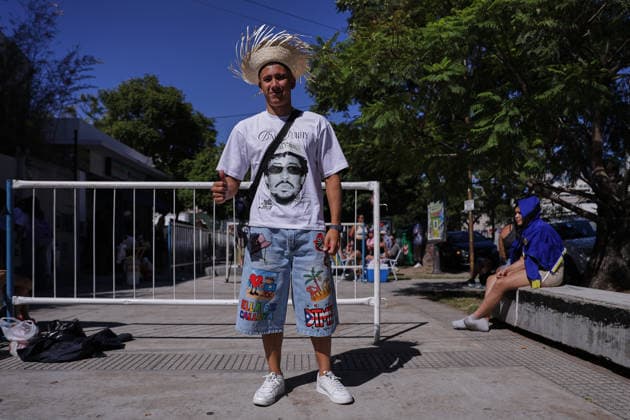 Fans line up early for Bad Bunny concert in Buenos Aires BUENOS AIRES, ARGENTINA - FEBRUARY 13: Fans of Puerto Rican artist Bad Bunny gather from the early hours of Friday to secure their spots outside the concert venue in Buenos Aires, Argentina, on February 13, 2026. The performance is part of his global DEBI TIRAR MAS FOTOS tour, which has sparked massive anticipation among Argentine fans. Luciano Gonzalez Anadolu Buenos Aires Argentina. Editorial use only. Please get in touch for any other usage.  Copyright: x2026xAnadoluxLucianoxGonzalezx