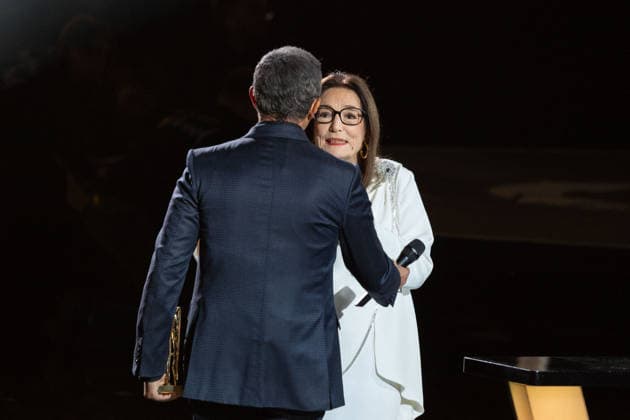 41st Les Victoires De La Musique Award Ceremony Nikos Aliagas, Nana Mouskouri receive Victoire d honneur attends the 41st Les Victoires De La Musique Award Ceremony at La Seine Musicale on February 13, 2026 in Boulogne-Billancourt, France. Photo by Nasser Berzane ABACAPRESS.COM Boulogne-Billancourt  Copyright: xBerzanexNasser ABACAx