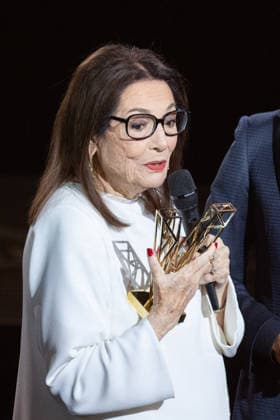 41st Les Victoires De La Musique Award Ceremony Nana Mouskouri receive Victoire d honneur the 41st Les Victoires De La Musique Award Ceremony at La Seine Musicale on February 13, 2026 in Boulogne-Billancourt, France. Photo by Nasser Berzane ABACAPRESS.COM Boulogne-Billancourt  Copyright: xBerzanexNasser ABACAx