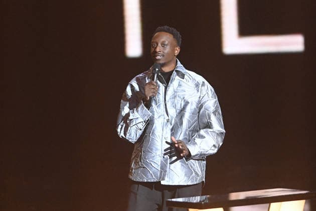 41st Les Victoires De La Musique Award Ceremony - Paris Ahmed Sylla presents the Female Artist of the Year Award during the 41st Les Victoires De La Musique Award Ceremony at La Seine Musicale on February 13, 2026 in Boulogne-Billancourt, France. Photo by Franck Castel ABACAPRESS.COM Paris France  Copyright: xCastelxFranck ABACAx