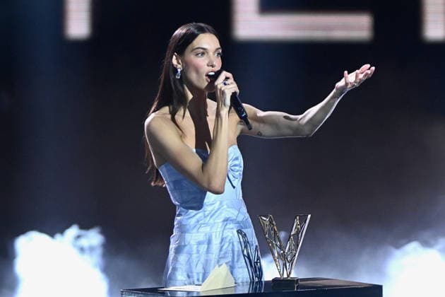41st Les Victoires De La Musique Award Ceremony - Paris Charlotte Cardin receives the Female Artist of the Year Award during the 41st Les Victoires De La Musique Award Ceremony at La Seine Musicale on February 13, 2026 in Boulogne-Billancourt, France. Photo by Franck Castel ABACAPRESS.COM Paris France  Copyright: xCastelxFranck ABACAx
