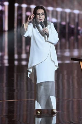 41st Les Victoires De La Musique Award Ceremony - Paris Nana Mouskouri speaks as she receives an Honorary Award during the 41st Les Victoires De La Musique Award Ceremony at La Seine Musicale on February 13, 2026 in Boulogne-Billancourt, France. Photo by Franck Castel ABACAPRESS.COM Paris France  Copyright: xCastelxFranck ABACAx