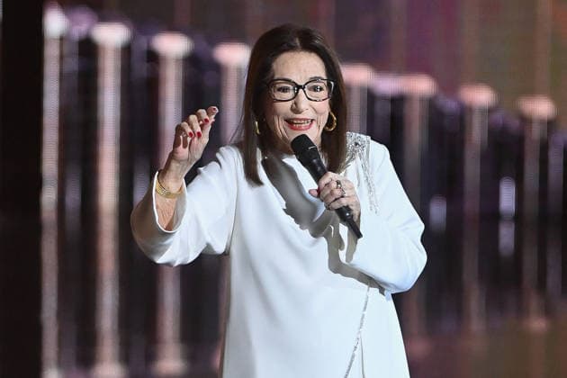 41st Les Victoires De La Musique Award Ceremony - Paris Nana Mouskouri speaks as she receives an Honorary Award during the 41st Les Victoires De La Musique Award Ceremony at La Seine Musicale on February 13, 2026 in Boulogne-Billancourt, France. Photo by Franck Castel ABACAPRESS.COM Paris France  Copyright: xCastelxFranck ABACAx