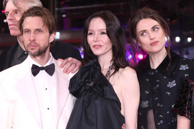 Anders Danielsen Lie, Valene Kane und Katie McGrath bei der Premiere des Kinofilms Everybody Digs Bill Evans auf der Berlinale 2026 76. Internationale Filmfestspiele Berlin im Berlinale Palast. Berlin, 13.02.2026