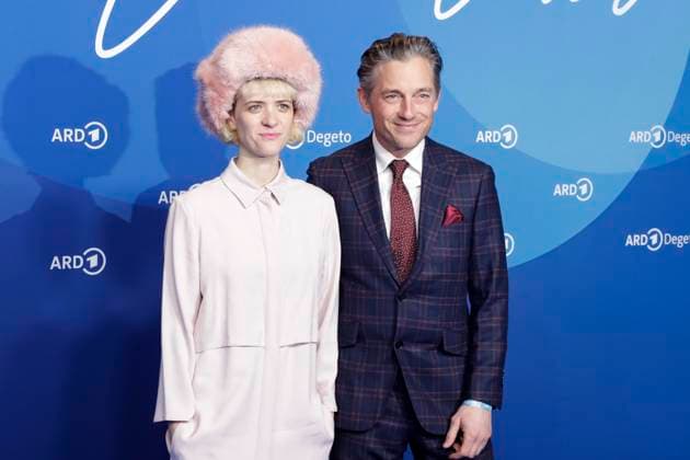 Liv Lisa Fries, Volker Bruch, bei der ARD BLUE HOUR 2026, Party zur 76. Internationalen Filmfestspiele Berlin, Berlinale, im Telegraphenamt in Berlin, Roter Teppich,