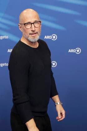 Benno Fuehrmann bei der ARD BLUE HOUR 2026, Party zur 76. Internationalen Filmfestspiele Berlin, Berlinale, im Telegraphenamt in Berlin, Roter Teppich,