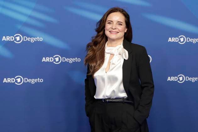 Elisabeth Lanz, bei der ARD BLUE HOUR 2026, Party zur 76. Internationalen Filmfestspiele Berlin, Berlinale, im Telegraphenamt in Berlin, Roter Teppich,