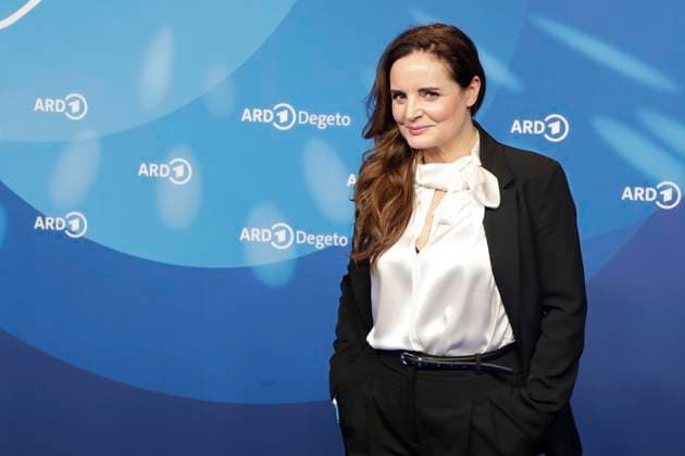 Elisabeth Lanz, bei der ARD BLUE HOUR 2026, Party zur 76. Internationalen Filmfestspiele Berlin, Berlinale, im Telegraphenamt in Berlin, Roter Teppich,