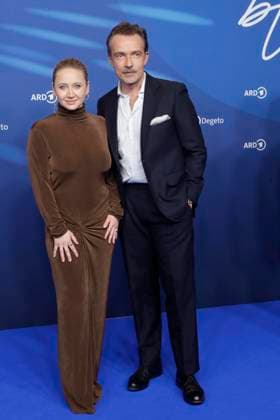 Anna Maria Mühe und Lucas Gregorowicz, bei der ARD BLUE HOUR 2026, Party zur 76. Internationalen Filmfestspiele Berlin, Berlinale, im Telegraphenamt in Berlin, Roter Teppich,