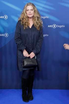 Diana Amft, bei der ARD BLUE HOUR 2026, Party zur 76. Internationalen Filmfestspiele Berlin, Berlinale, im Telegraphenamt in Berlin, Roter Teppich,