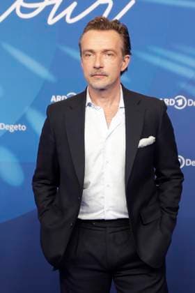 Lucas Gregorowicz, bei der ARD BLUE HOUR 2026, Party zur 76. Internationalen Filmfestspiele Berlin, Berlinale, im Telegraphenamt in Berlin, Roter Teppich,