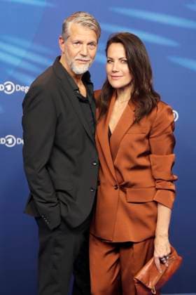 Bettina Zimmermann, Kai Wiesinger, bei der ARD BLUE HOUR 2026, Party zur 76. Internationalen Filmfestspiele Berlin, Berlinale, im Telegraphenamt in Berlin, Roter Teppich,