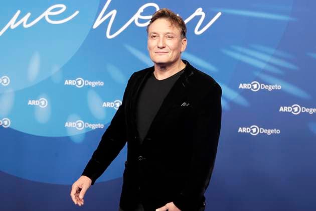 Oliver Masucci, bei der ARD BLUE HOUR 2026, Party zur 76. Internationalen Filmfestspiele Berlin, Berlinale, im Telegraphenamt in Berlin, Roter Teppich,