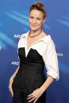 Jeanette Hain, bei der ARD BLUE HOUR 2026, Party zur 76. Internationalen Filmfestspiele Berlin, Berlinale, im Telegraphenamt in Berlin, Roter Teppich,