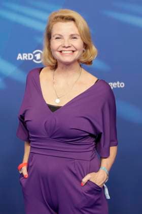 Annette Frier, bei der ARD BLUE HOUR 2026, Party zur 76. Internationalen Filmfestspiele Berlin, Berlinale, im Telegraphenamt in Berlin, Roter Teppich,