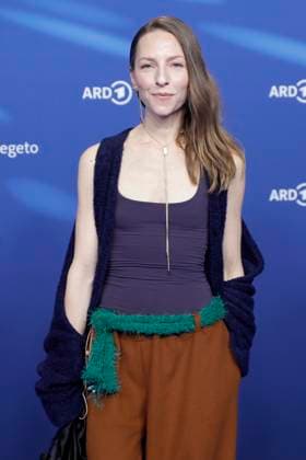 Katharina Schuettler, bei der ARD BLUE HOUR 2026, Party zur 76. Internationalen Filmfestspiele Berlin, Berlinale, im Telegraphenamt in Berlin, Roter Teppich,