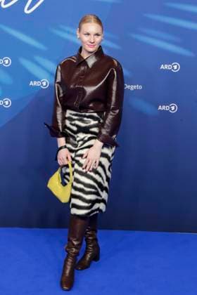 Rosalie Thomass, bei der ARD BLUE HOUR 2026, Party zur 76. Internationalen Filmfestspiele Berlin, Berlinale, im Telegraphenamt in Berlin, Roter Teppich,
