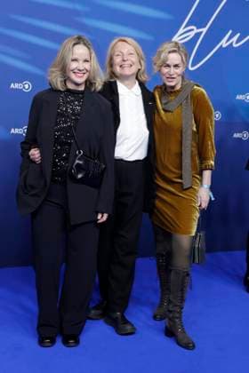Ann-Kathrin Kramer, Maren Kroymann, Gesine Cukrowski, bei der ARD BLUE HOUR 2026, Party zur 76. Internationalen Filmfestspiele Berlin, Berlinale, im Telegraphenamt in Berlin, Roter Teppich, *** Ann Kathrin Kramer, Maren Kroymann, Gesine Cukrowski, at the ARD BLUE HOUR 2026, Party for the 76th Berlin International Film Festival, Berlinale, at the Telegraphenamt in Berlin, Red Carpet,