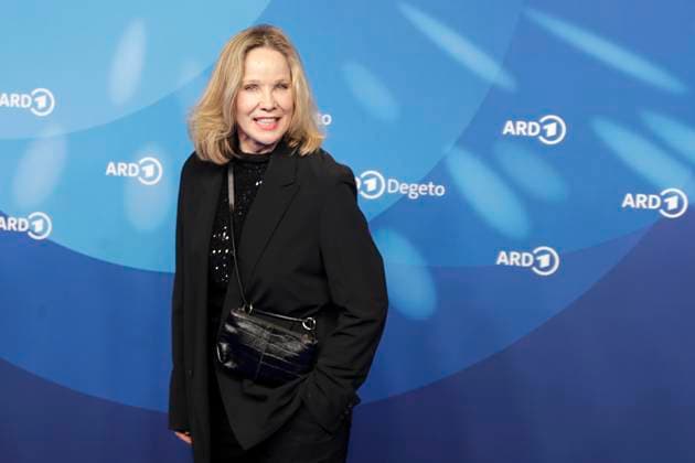 Ann-Kathrin Kramer, bei der ARD BLUE HOUR 2026, Party zur 76. Internationalen Filmfestspiele Berlin, Berlinale, im Telegraphenamt in Berlin, Roter Teppich,