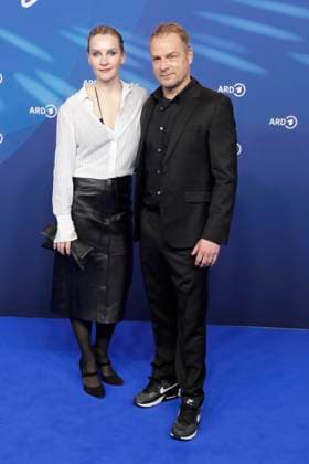 Jana Klinge, Hinnerk Schönemann, bei der ARD BLUE HOUR 2026, Party zur 76. Internationalen Filmfestspiele Berlin, Berlinale, im Telegraphenamt in Berlin, Roter Teppich,