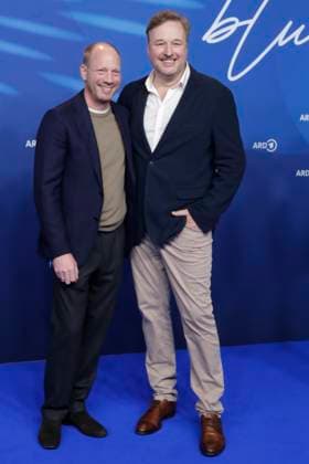 Steffen Grossmann, Johann von Buelow, bei der ARD BLUE HOUR 2026, Party zur 76. Internationalen Filmfestspiele Berlin, Berlinale, im Telegraphenamt in Berlin, Roter Teppich,