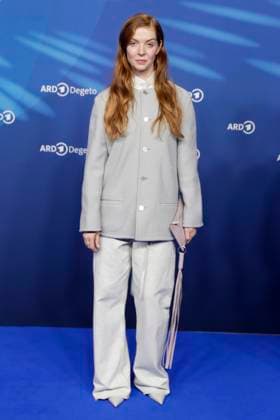 Pheline Roggan, bei der ARD BLUE HOUR 2026, Party zur 76. Internationalen Filmfestspiele Berlin, Berlinale, im Telegraphenamt in Berlin, Roter Teppich,