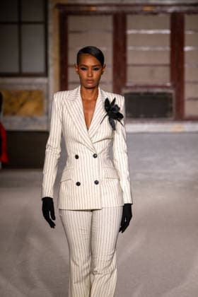Sergio Hudson - Runway - February 2026 New York Fashion Week (NEW) Sergio Hudson - Runway - February 2026 New York Fashion Week. February 13, 2026, New York, New York, USA: A model walks the runway for the Sergio Hudson fashion show during the New York Fashion Week at the New York Public Library on February 13, 2026 in New York City. (Credit: M10s TheNews2) (Foto: M10s Thenews2 imago images) Sergio Hudson - Runway - February 2026 New York Fashion Week  Copyright: xRonxAdarx