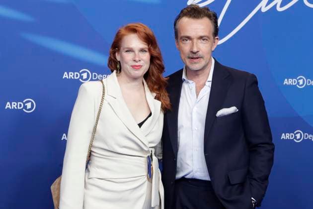Henny Reents, Lucas Gregorowicz, bei der ARD BLUE HOUR 2026, Party zur 76. Internationalen Filmfestspiele Berlin, Berlinale, im Telegraphenamt in Berlin, Roter Teppich,