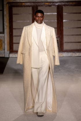 Sergio Hudson - Runway - February 2026 New York Fashion Week (NEW) Sergio Hudson - Runway - February 2026 New York Fashion Week. February 13, 2026, New York, New York, USA: A model walks the runway for the Sergio Hudson fashion show during the New York Fashion Week at the New York Public Library on February 13, 2026 in New York City. (Credit: M10s TheNews2) (Foto: M10s Thenews2 imago images) Sergio Hudson - Runway - February 2026 New York Fashion Week  Copyright: xRonxAdarx