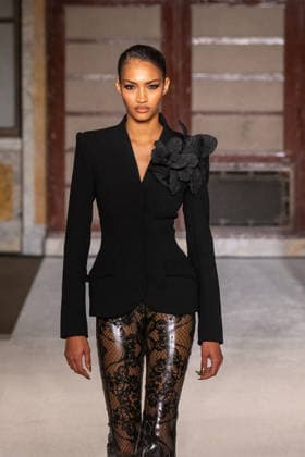 Sergio Hudson - Runway - February 2026 New York Fashion Week (NEW) Sergio Hudson - Runway - February 2026 New York Fashion Week. February 13, 2026, New York, New York, USA: A model walks the runway for the Sergio Hudson fashion show during the New York Fashion Week at the New York Public Library on February 13, 2026 in New York City. (Credit: M10s TheNews2) (Foto: M10s Thenews2 imago images) Sergio Hudson - Runway - February 2026 New York Fashion Week  Copyright: xRonxAdarx