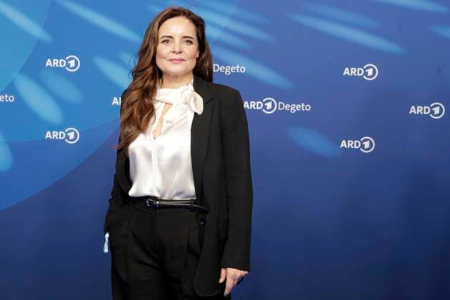 Eliasbeth Lanz, bei der ARD BLUE HOUR 2026, Party zur 76. Internationalen Filmfestspiele Berlin, Berlinale, im Telegraphenamt in Berlin, Roter Teppich,