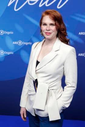 Henny Reents, bei der ARD BLUE HOUR 2026, Party zur 76. Internationalen Filmfestspiele Berlin, Berlinale, im Telegraphenamt in Berlin, Roter Teppich,