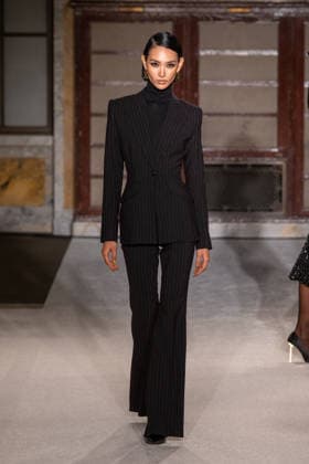 Sergio Hudson - Runway - February 2026 New York Fashion Week (NEW) Sergio Hudson - Runway - February 2026 New York Fashion Week. February 13, 2026, New York, New York, USA: A model walks the runway for the Sergio Hudson fashion show during the New York Fashion Week at the New York Public Library on February 13, 2026 in New York City. (Credit: M10s TheNews2) (Foto: M10s Thenews2 imago images) Sergio Hudson - Runway - February 2026 New York Fashion Week  Copyright: xRonxAdarx