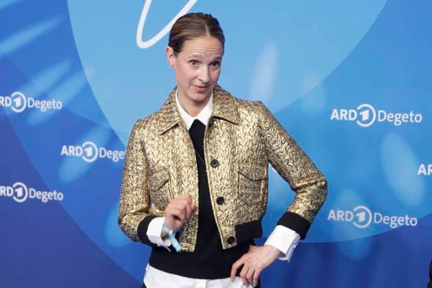 Lisa Bitter, bei der ARD BLUE HOUR 2026, Party zur 76. Internationalen Filmfestspiele Berlin, Berlinale, im Telegraphenamt in Berlin, Roter Teppich,