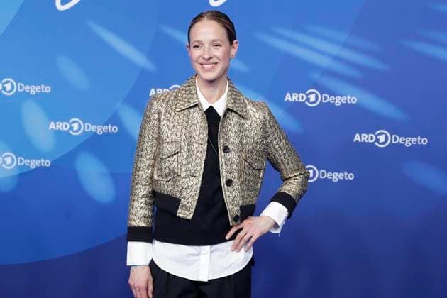 Lisa Bitter, bei der ARD BLUE HOUR 2026, Party zur 76. Internationalen Filmfestspiele Berlin, Berlinale, im Telegraphenamt in Berlin, Roter Teppich,