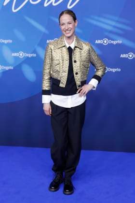 Lisa Bitter, bei der ARD BLUE HOUR 2026, Party zur 76. Internationalen Filmfestspiele Berlin, Berlinale, im Telegraphenamt in Berlin, Roter Teppich,