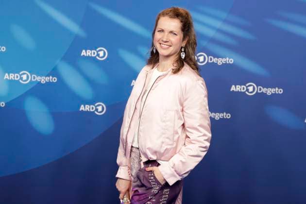 Cornelia Groeschel, bei der ARD BLUE HOUR 2026, Party zur 76. Internationalen Filmfestspiele Berlin, Berlinale, im Telegraphenamt in Berlin, Roter Teppich,