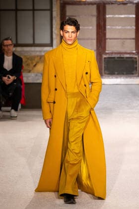 Sergio Hudson - Runway - February 2026 New York Fashion Week (NEW) Sergio Hudson - Runway - February 2026 New York Fashion Week. February 13, 2026, New York, New York, USA: A model walks the runway for the Sergio Hudson fashion show during the New York Fashion Week at the New York Public Library on February 13, 2026 in New York City. (Credit: M10s TheNews2) (Foto: M10s Thenews2 imago images) Sergio Hudson - Runway - February 2026 New York Fashion Week  Copyright: xRonxAdarx