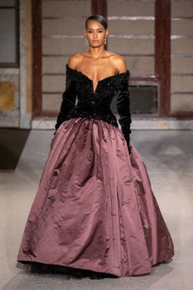 Sergio Hudson - Runway - February 2026 New York Fashion Week (NEW) Sergio Hudson - Runway - February 2026 New York Fashion Week. February 13, 2026, New York, New York, USA: A model walks the runway for the Sergio Hudson fashion show during the New York Fashion Week at the New York Public Library on February 13, 2026 in New York City. (Credit: M10s TheNews2) (Foto: M10s Thenews2 imago images) Sergio Hudson - Runway - February 2026 New York Fashion Week  Copyright: xRonxAdarx