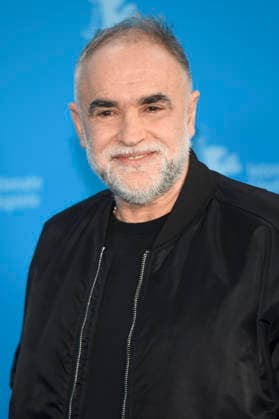 Karim Ainouz beim Photocall zum Kinofilm Rosebush Pruning auf der Berlinale 2026 76. Internationale Filmfestspiele Berlin im Hotel Grand Hyatt. Berlin, 14.02.2026
